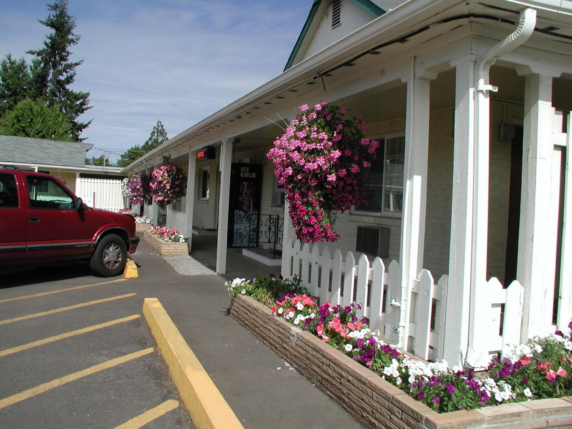 Valley Inn - Lebanon Oregon 외부 사진